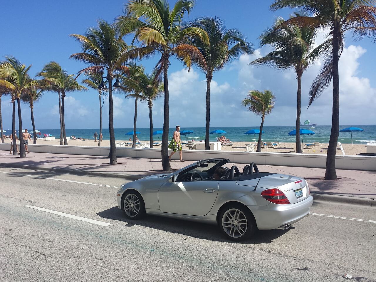 South Region in Miami with art deco buildings and palm trees